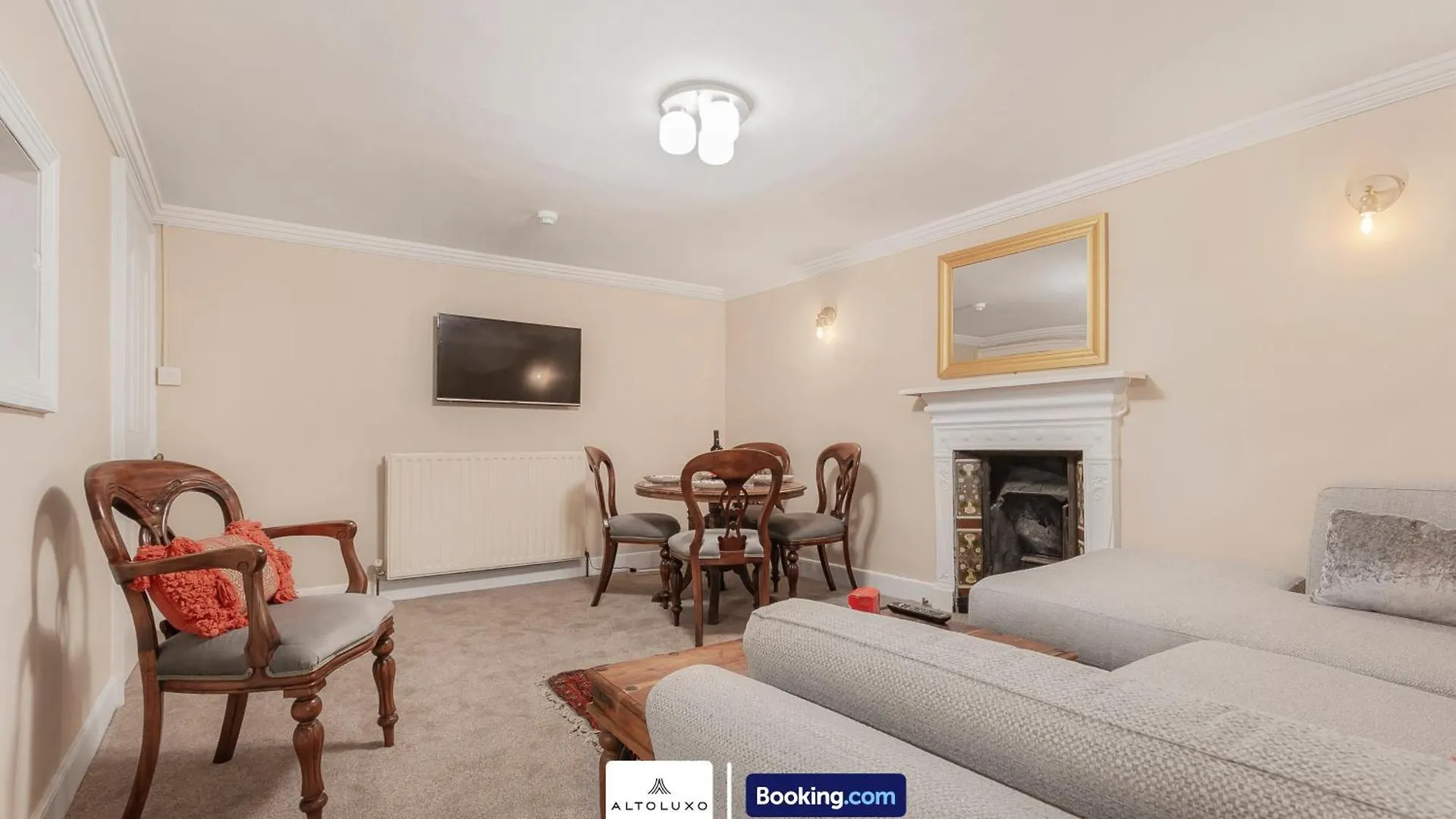 Spacestation Four 4 Bedroom Serviced Apartment By Altoluxoexperience Short Lets & Serviced Accommodation With Free Wifi Bristol